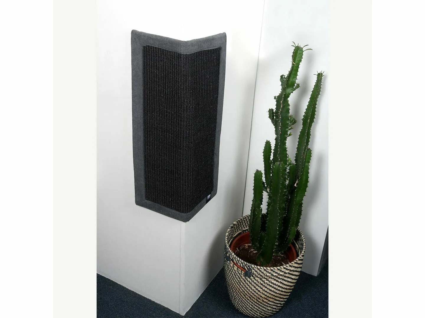 CAT SCRATCHING MAT KRAPPA RECTANGULAR 58x24x1,5CM black